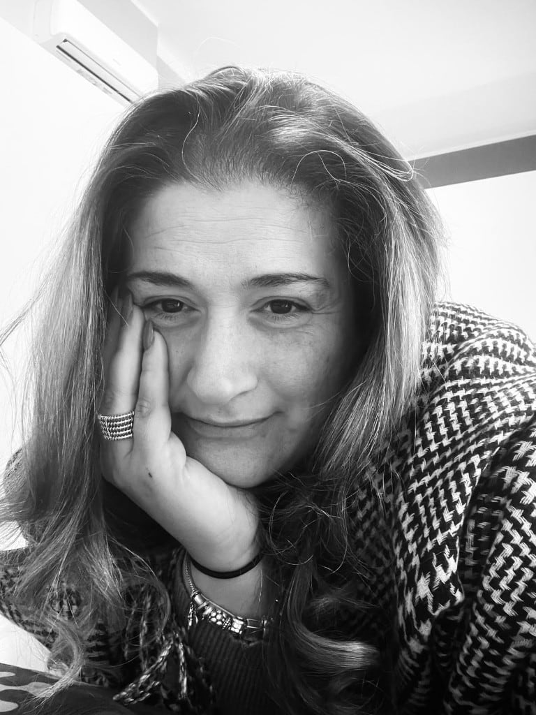 Ornella Falsone, Leon Service